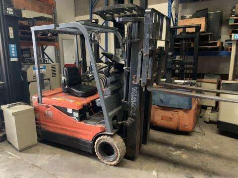 Toyota New Battery Container Mast 3 Wheel Electric Forklift For Sale For 9 900 Bt Forklifts Net